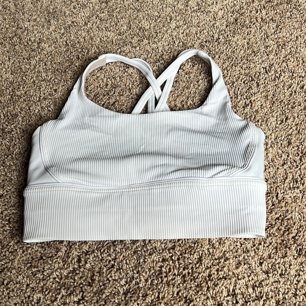 White lululemon sports bra